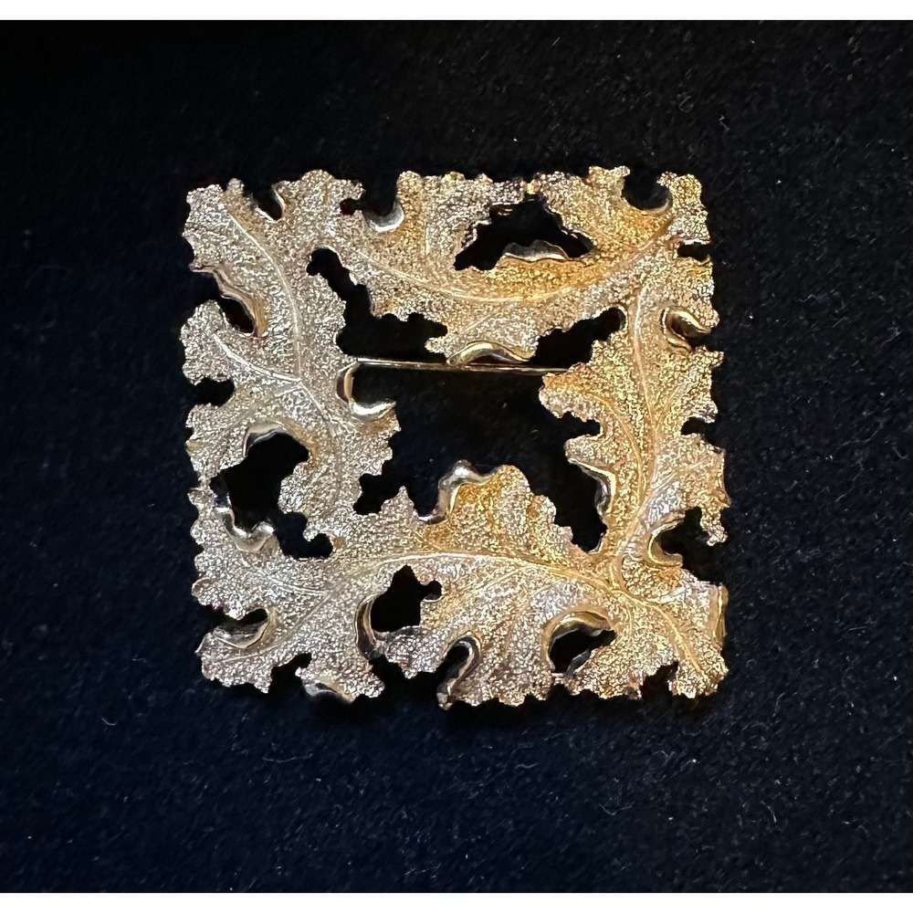 Vintage Trifari Gold Tone Coral Pin